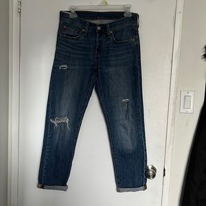 Distressed levi’s jeans